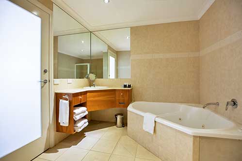 Century Inn Traralgon - Luxury Apartment